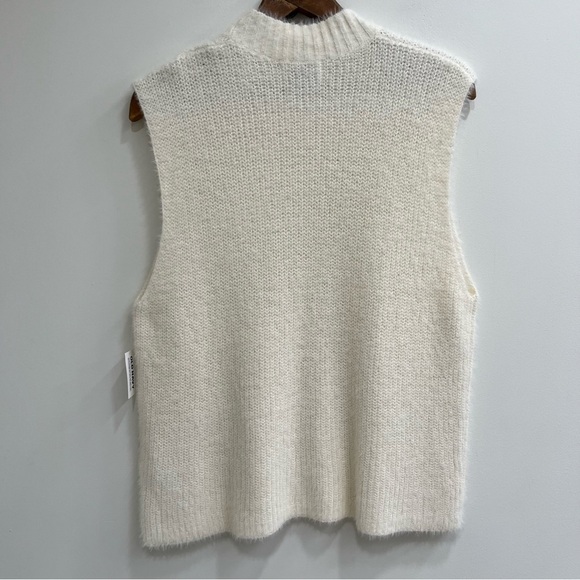 Old Navy Mock-Neck Eyelash Fuzzy Knit Sweater Vest Cream Sleeveless Sweater XL - Picture 2 of 7